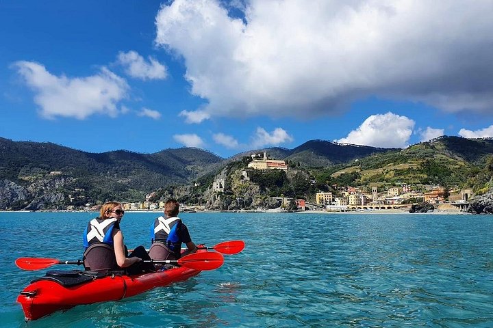 Kajak- og snorklingstur i Monterosso al Mare, Cinque Terre, Italien, udforskning af kysten og havlivet, foto 29 | wizardtrip