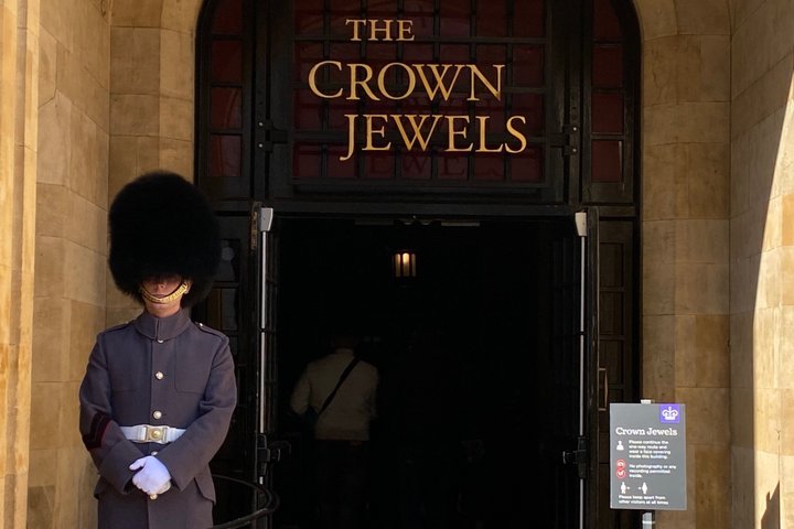 The Tower of London - Small Group Tour with a Local Expert | wizardtrip