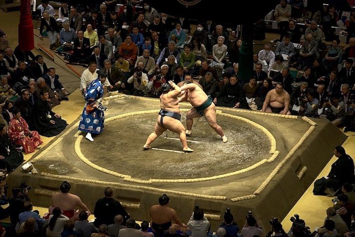 Vivez l'intensité d'un tournoi de lutte sumo en direct au Japon, avec des guides experts et des aperçus culturels, photo 6 | wizardtrip