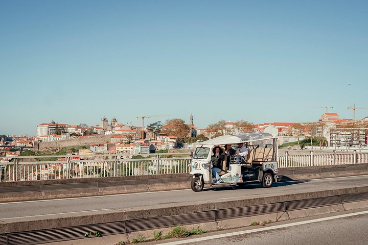 Privat tuk tuk-tur, der udforsker højdepunkterne i Porto og Gaia, Portugal, foto 6 | wizardtrip