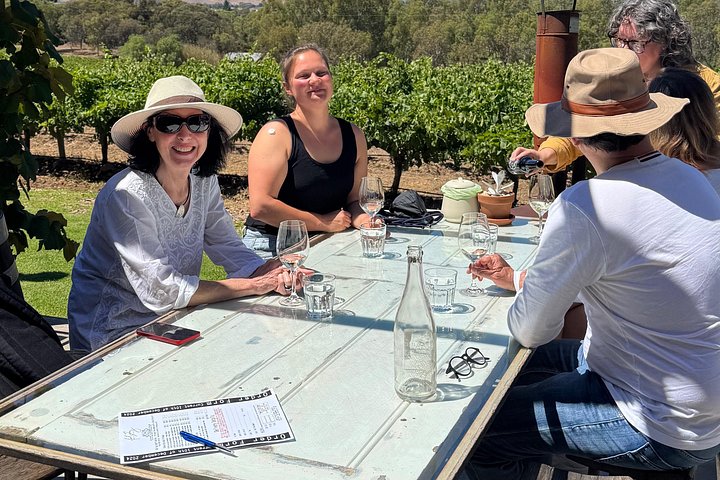 En naturskøn bustur gennem Barossa Valley, Australien, med vinsmagninger, gourmetmad og vinmarkslandskaber, foto 17 | wizardtrip