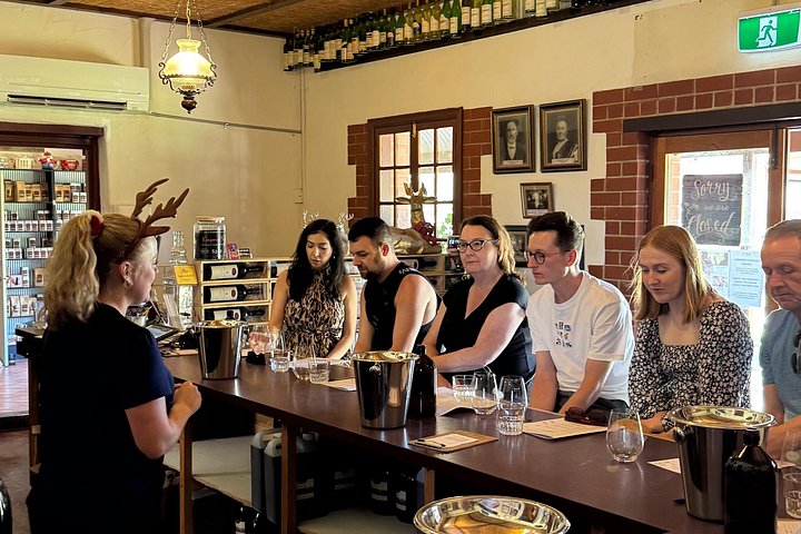 En naturskøn bustur gennem Barossa Valley, Australien, med vinsmagninger, gourmetmad og vinmarkslandskaber, foto 19 | wizardtrip