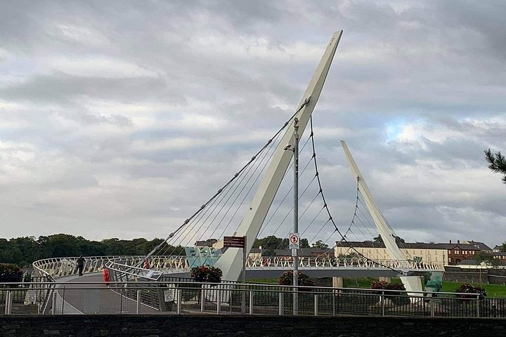 Tour privato a piedi che esplora la storia di Derry, i murales e il processo di pace, foto 9 | wizardtrip