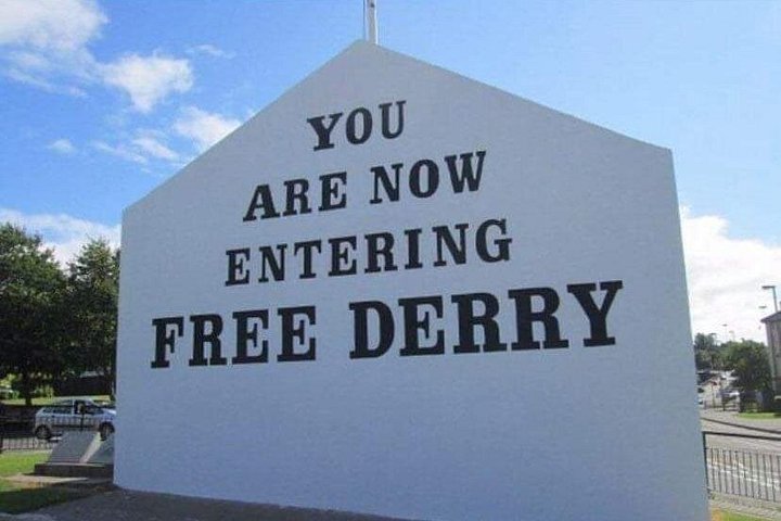 Tour privato a piedi che esplora la storia di Derry, i murales e il processo di pace, foto 12 | wizardtrip
