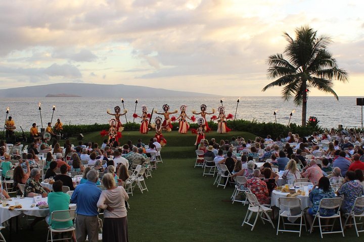 Oplev en traditionel hawaiiansk luau med middag, musik og dans ved Mauis Te Au Moana Luau, foto 8 | wizardtrip