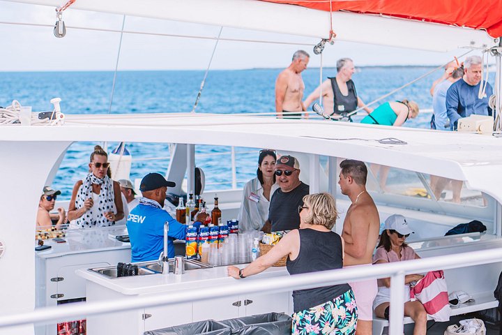 Halbtägige Schnorchel-Segeltour mit karibischem Mittagessen | wizardtrip