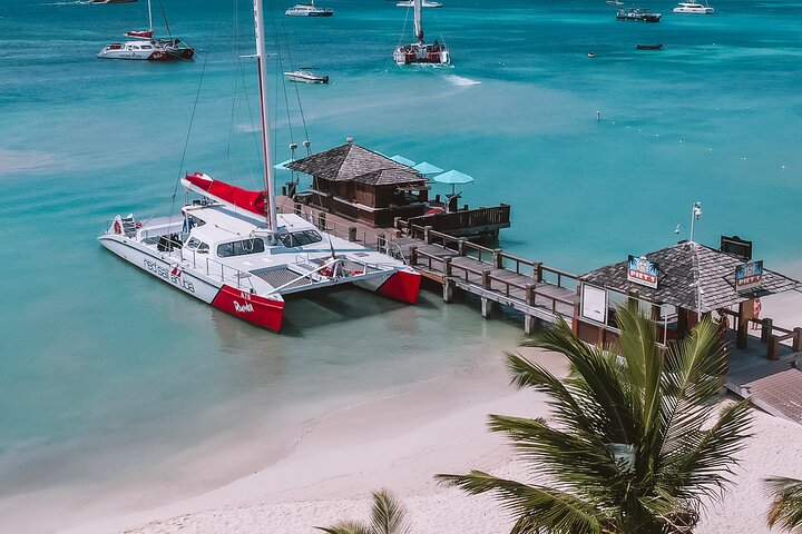 Goditi un tour in barca a vela con snorkeling di mezza giornata con pranzo e open bar nelle acque turchesi di Aruba, foto 3 | wizardtrip