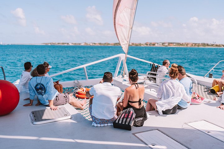 Goditi un tour in barca a vela con snorkeling di mezza giornata con pranzo e open bar nelle acque turchesi di Aruba, foto 7 | wizardtrip