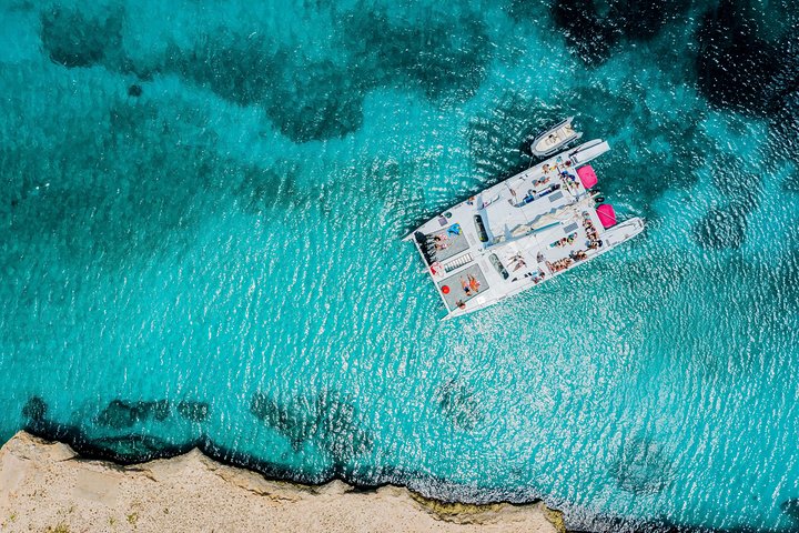 Goditi un tour in barca a vela con snorkeling di mezza giornata con pranzo e open bar nelle acque turchesi di Aruba, foto 21 | wizardtrip