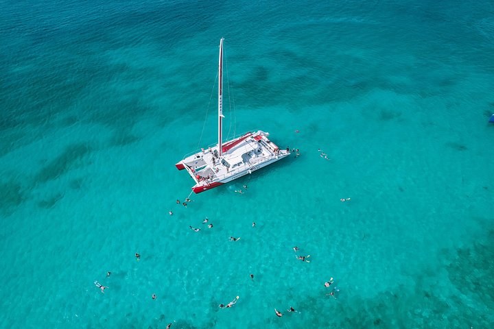 Goditi un tour in barca a vela con snorkeling di mezza giornata con pranzo e open bar nelle acque turchesi di Aruba, foto 24 | wizardtrip