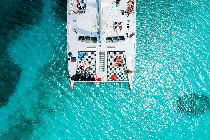 Goditi un tour in barca a vela con snorkeling di mezza giornata con pranzo e open bar nelle acque turchesi di Aruba, foto 26 | wizardtrip