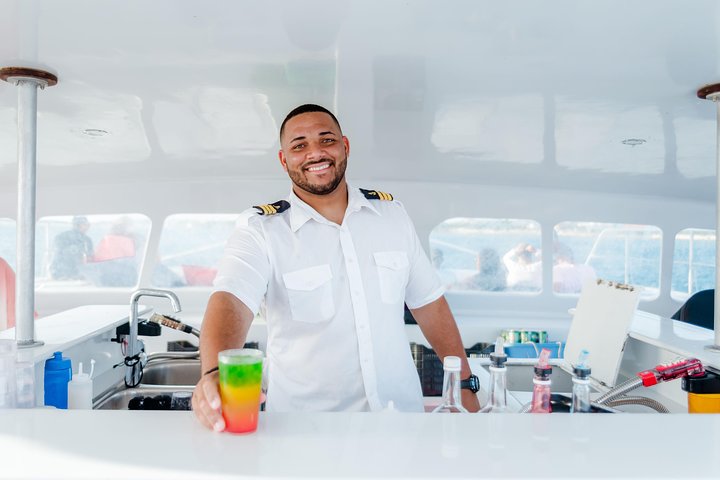 Profitez d'une croisière au coucher du soleil en catamaran à Aruba avec boissons et amuse-bouches, photo 8 | wizardtrip