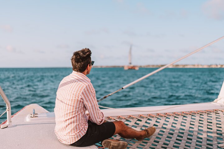 Profitez d'une croisière au coucher du soleil en catamaran à Aruba avec boissons et amuse-bouches, photo 23 | wizardtrip