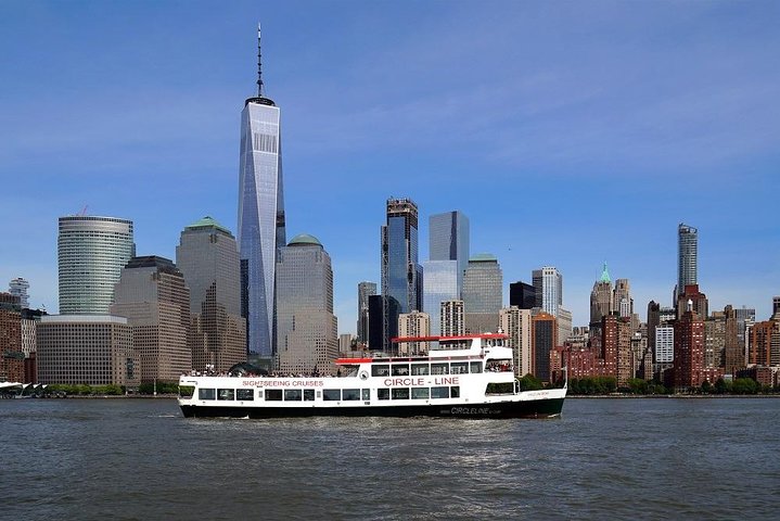 New York City skyline and Statue of Liberty viewed from a Circle Line sightseeing cruise, photo 10 | wizardtrip