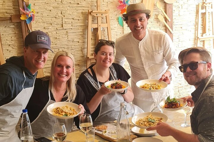 Praktische Siciliaanse kookles met Chef Mimmo in Taormina, met marktbezoeken en dineren aan zee, foto 8 | wizardtrip