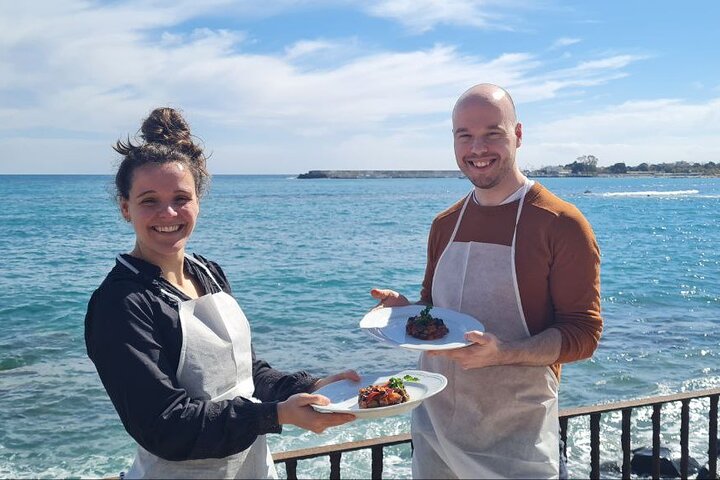 Praktische Siciliaanse kookles met Chef Mimmo in Taormina, met marktbezoeken en dineren aan zee, foto 9 | wizardtrip