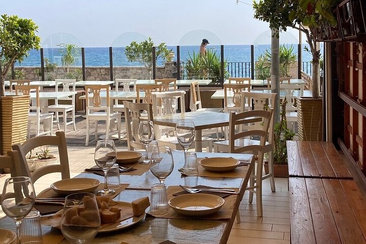 Praktische Siciliaanse kookles met Chef Mimmo in Taormina, met marktbezoeken en dineren aan zee, foto 12 | wizardtrip