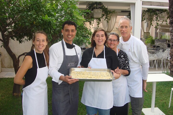 Praktische Siciliaanse kookles met Chef Mimmo in Taormina, met marktbezoeken en dineren aan zee, foto 24 | wizardtrip