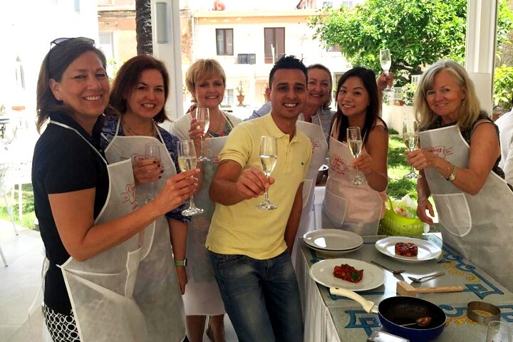 Praktische Siciliaanse kookles met Chef Mimmo in Taormina, met marktbezoeken en dineren aan zee, foto 33 | wizardtrip
