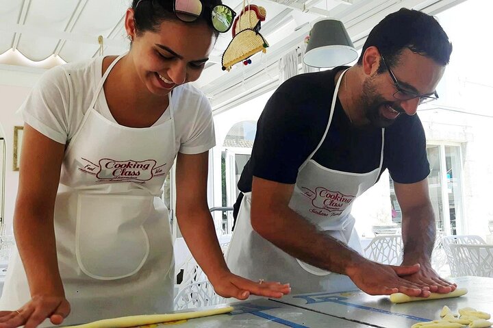 Praktische Siciliaanse kookles met Chef Mimmo in Taormina, met marktbezoeken en dineren aan zee, foto 43 | wizardtrip