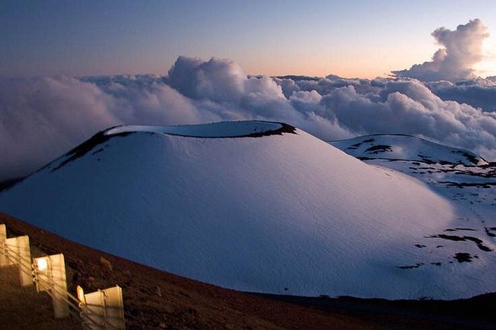 Small group adventure tour to Mauna Kea summit for stargazing and sunset views on the Big Island of Hawaii, photo 7 | wizardtrip