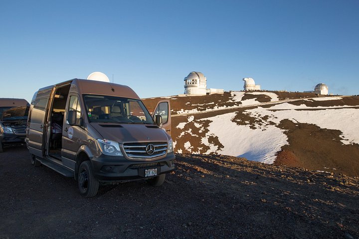 Small group adventure tour to Mauna Kea summit for stargazing and sunset views on the Big Island of Hawaii, photo 8 | wizardtrip