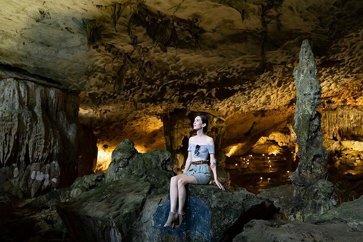 Privat dagstur til Ha Long Bay fra Hanoi, med cruise, grotter og flytende landsbyer, foto 13 | wizardtrip