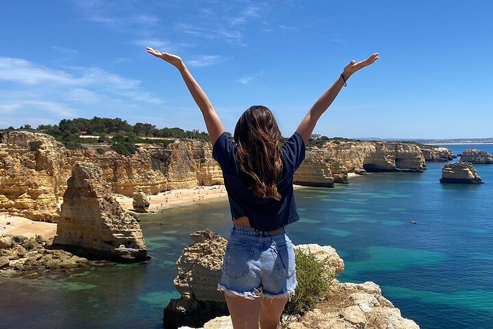Von Faro: Benagil Klippenwanderung und die 4 Schätze Erfahrung | wizardtrip