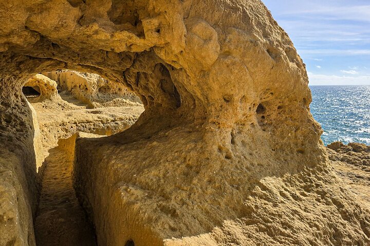 Guided hiking tour along the Algarve coast, exploring cliffs, caves, and beaches near Faro, Portugal, photo 7 | wizardtrip
