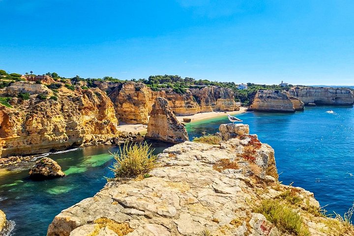 Guided hiking tour along the Algarve coast, exploring cliffs, caves, and beaches near Faro, Portugal, photo 18 | wizardtrip