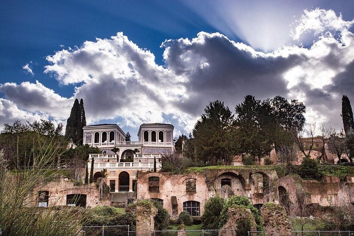 Small group tour of the Colosseum, Roman Forum, and Palatine Hill in Rome, Italy, photo 6 | wizardtrip