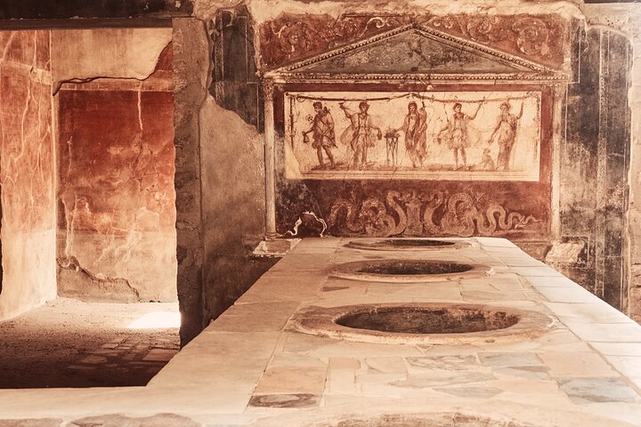 Pompeii Private Tour with an Archaeologist and Skip The Line - 3 hours | wizardtrip