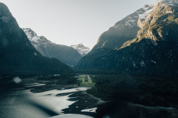 Vol panoramique et croisière sur Milford Sound, parc national de Fiordland, Nouvelle-Zélande, photo 8 | wizardtrip