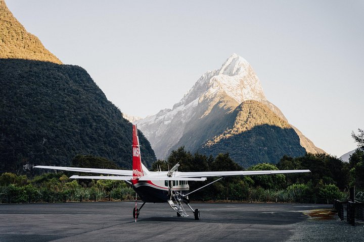 Vol panoramique et croisière sur Milford Sound, parc national de Fiordland, Nouvelle-Zélande, photo 10 | wizardtrip