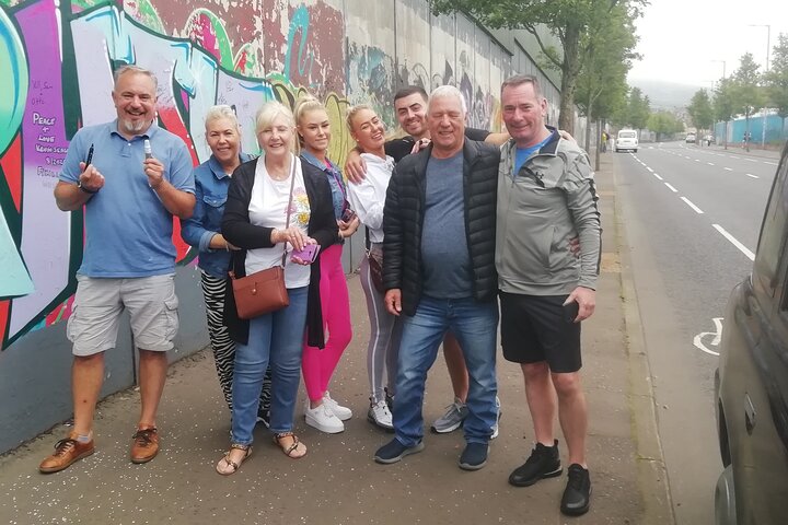 Belfast Political Mural Taxi Tour | wizardtrip