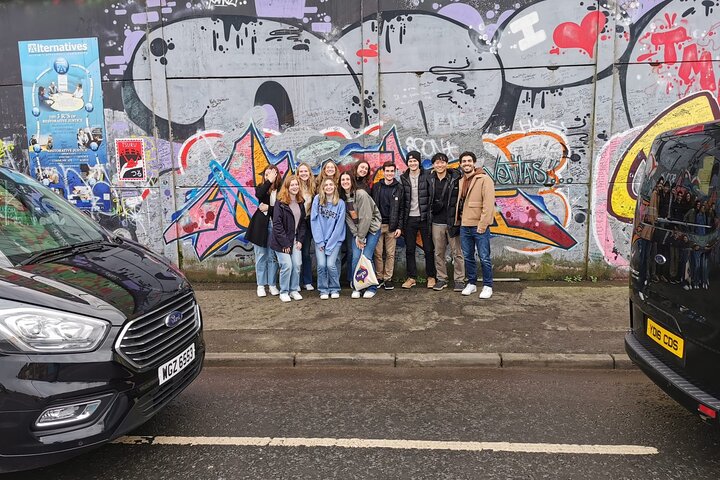 Ontdek de levendige politieke muurschilderingen en historische bezienswaardigheden van Belfast tijdens een privé taxitour met lokale gidsen, foto 9 | wizardtrip