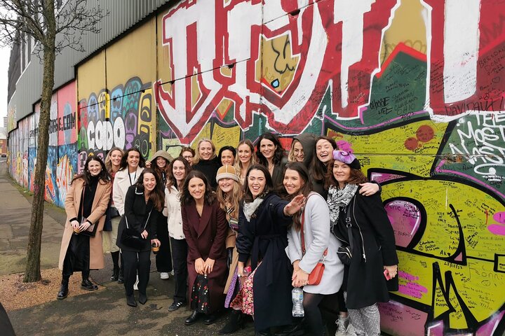 Ontdek de levendige politieke muurschilderingen en historische bezienswaardigheden van Belfast tijdens een privé taxitour met lokale gidsen, foto 11 | wizardtrip