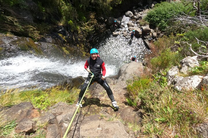 Beginner canyoning adventure in Madeira with rappels, jumps, and slides in a natural park, photo 13 | wizardtrip