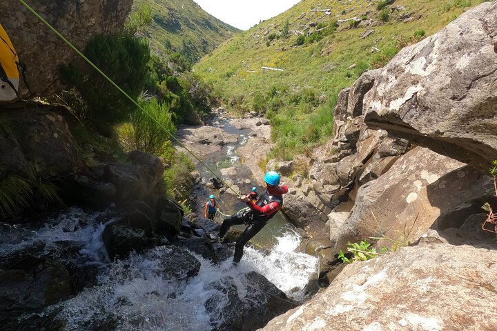 Beginner canyoning adventure in Madeira with rappels, jumps, and slides in a natural park, photo 14 | wizardtrip