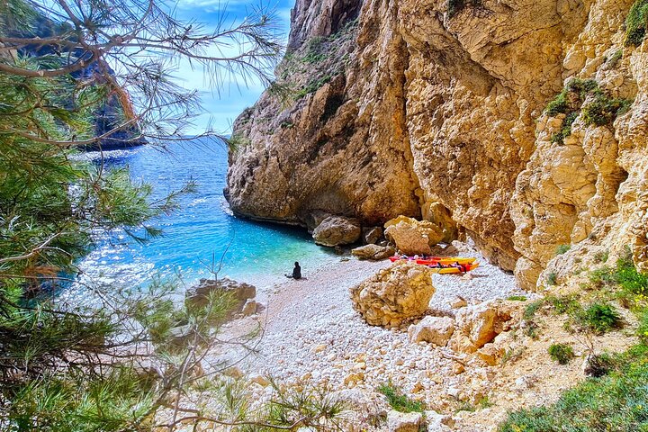 Kayak tour exploring caves and snorkeling in the clear waters of Cala Granadella, Benidorm, photo 10 | wizardtrip