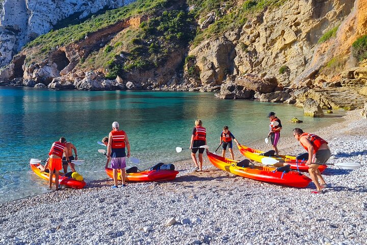 Kayak tour exploring caves and snorkeling in the clear waters of Cala Granadella, Benidorm, photo 13 | wizardtrip