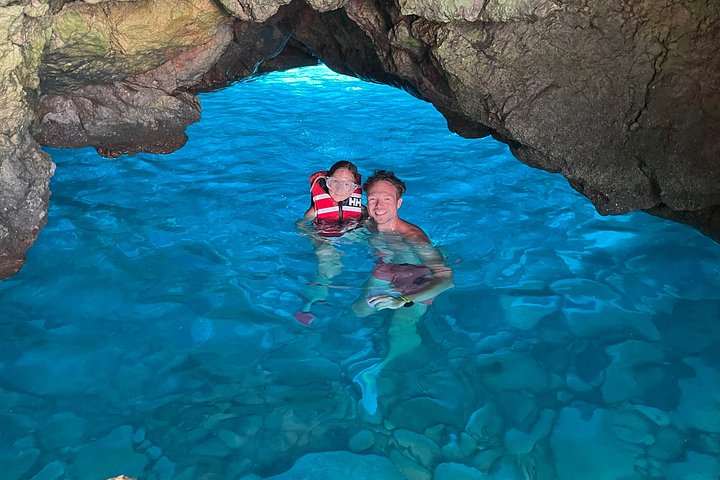 Kayak tour exploring caves and snorkeling in the clear waters of Cala Granadella, Benidorm, photo 17 | wizardtrip