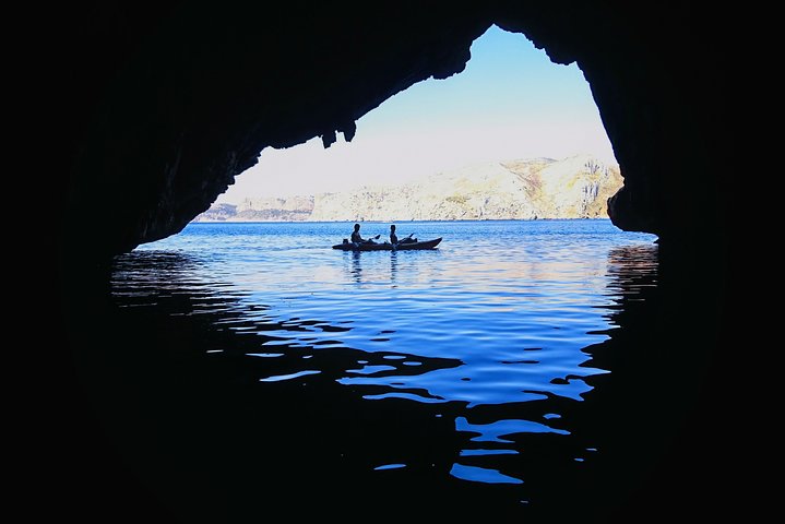 Kayak tour exploring caves and snorkeling in the clear waters of Cala Granadella, Benidorm, photo 19 | wizardtrip
