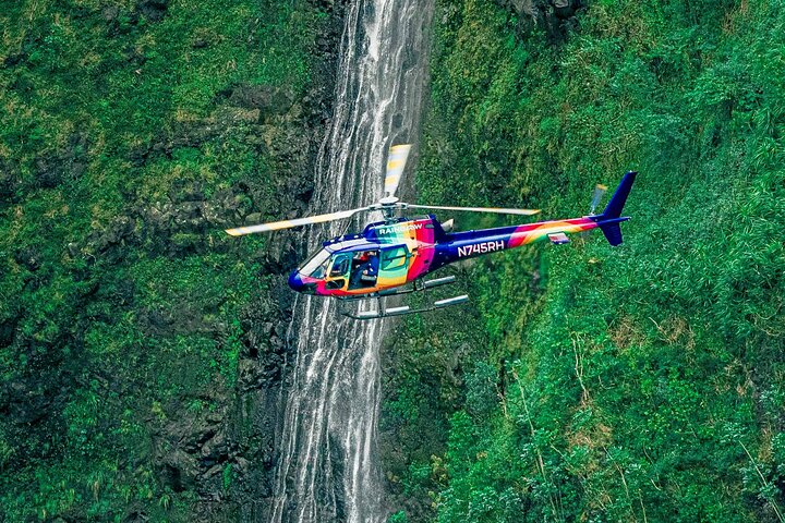 Oahu: 60-Minute Royal Crown Helicopter Tour - Doors Off or On | wizardtrip