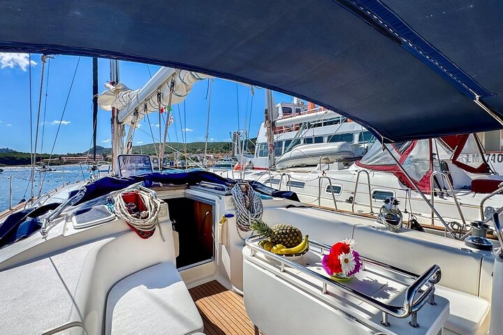 Tour in barca a vela nell'Arcipelago de La Maddalena, Sardegna, Italia, foto 8 | wizardtrip