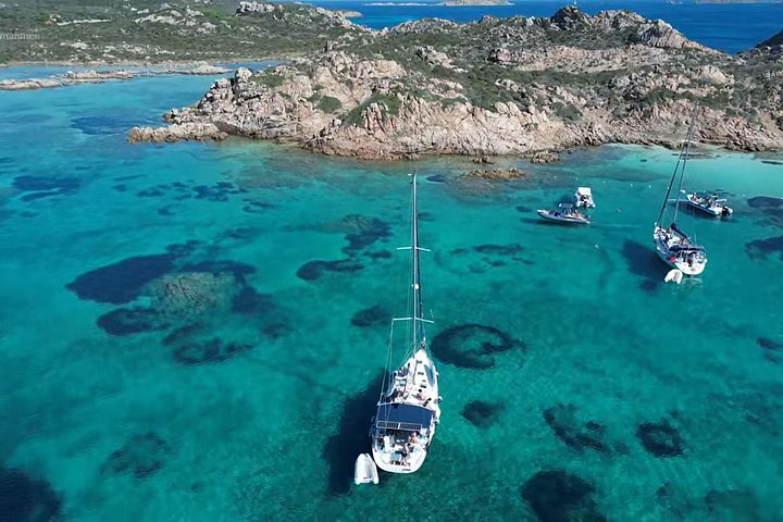 Tour in barca a vela nell'Arcipelago de La Maddalena, Sardegna, Italia, foto 9 | wizardtrip