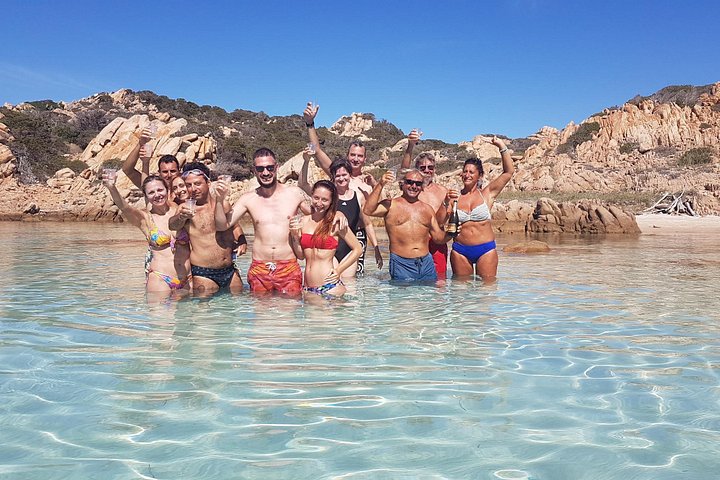 Tour in barca a vela nell'Arcipelago de La Maddalena, Sardegna, Italia, foto 11 | wizardtrip
