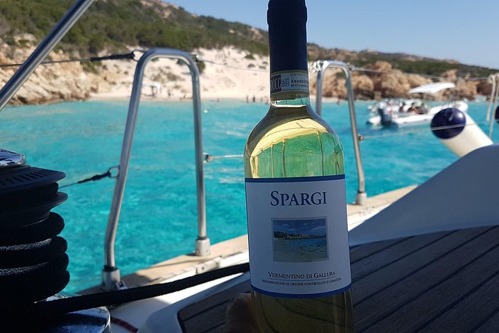 Tour in barca a vela nell'Arcipelago de La Maddalena, Sardegna, Italia, foto 20 | wizardtrip