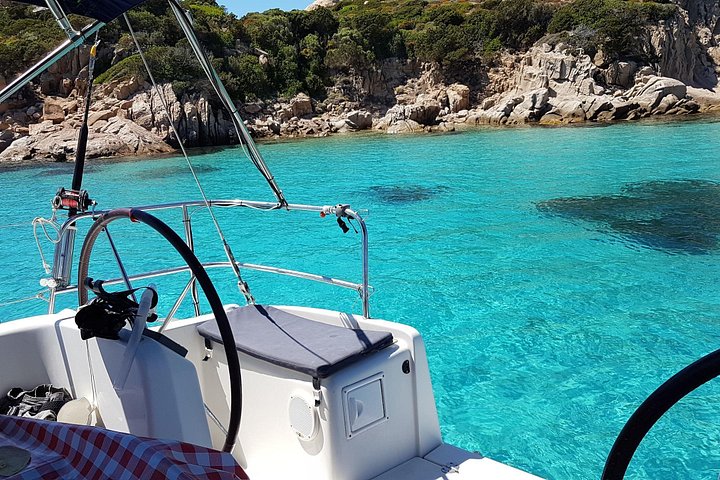 Tour in barca a vela nell'Arcipelago de La Maddalena, Sardegna, Italia, foto 24 | wizardtrip