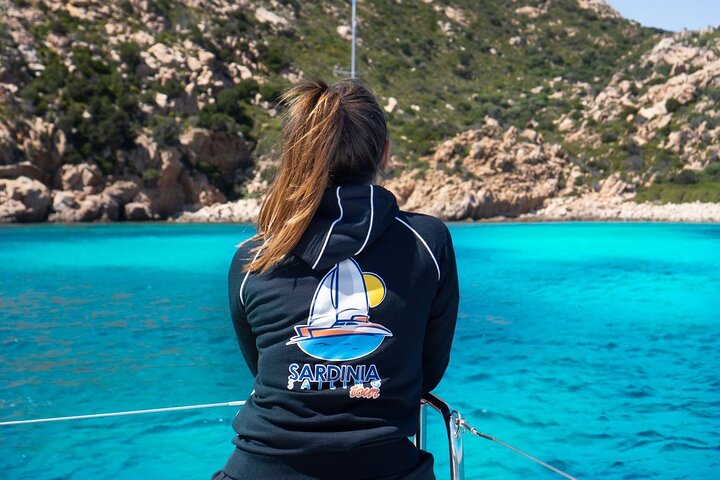 Tour in barca a vela nell'Arcipelago de La Maddalena, Sardegna, Italia, foto 30 | wizardtrip